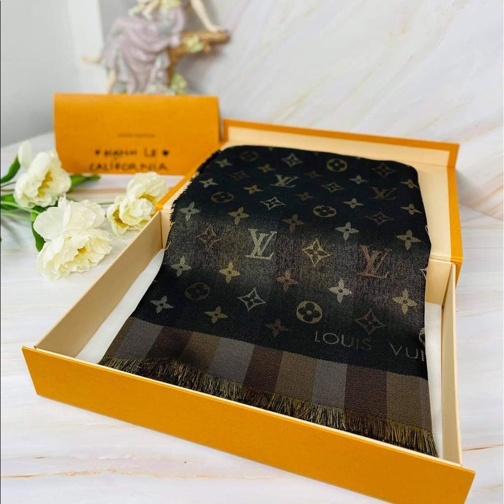 So shine Shawl Sold out
